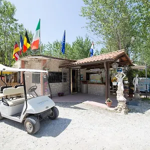https://camping-dei-tigli.it-tuscanyhotel.com